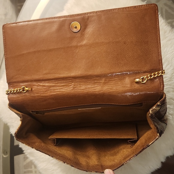 Made in Spain Bag- Vintage- snake embossed leather and gold tone chains. - Picture 4 of 5